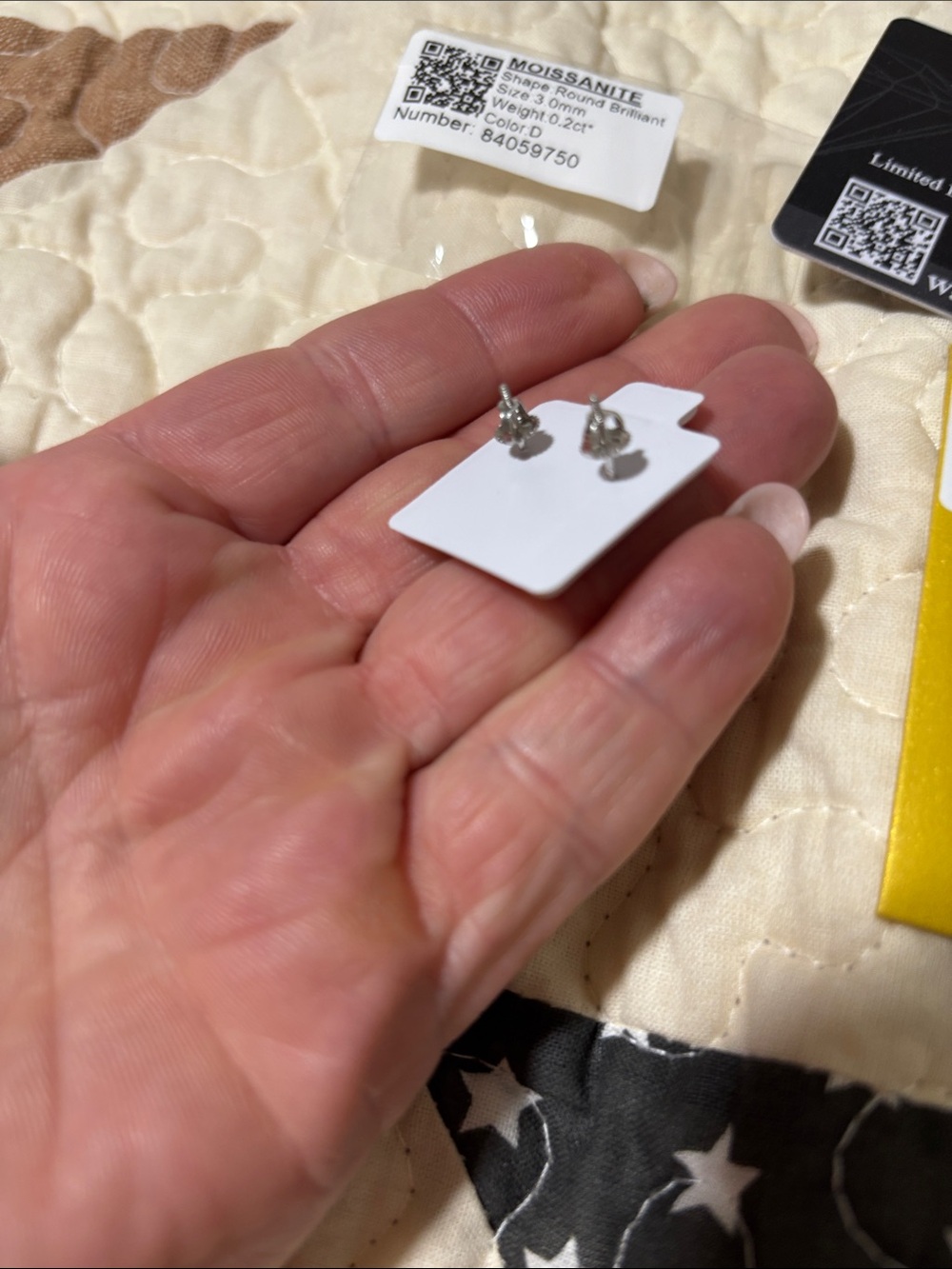 GRA Certified Moissanite 3mm Round Brilliant - White - Picture 3 of 4